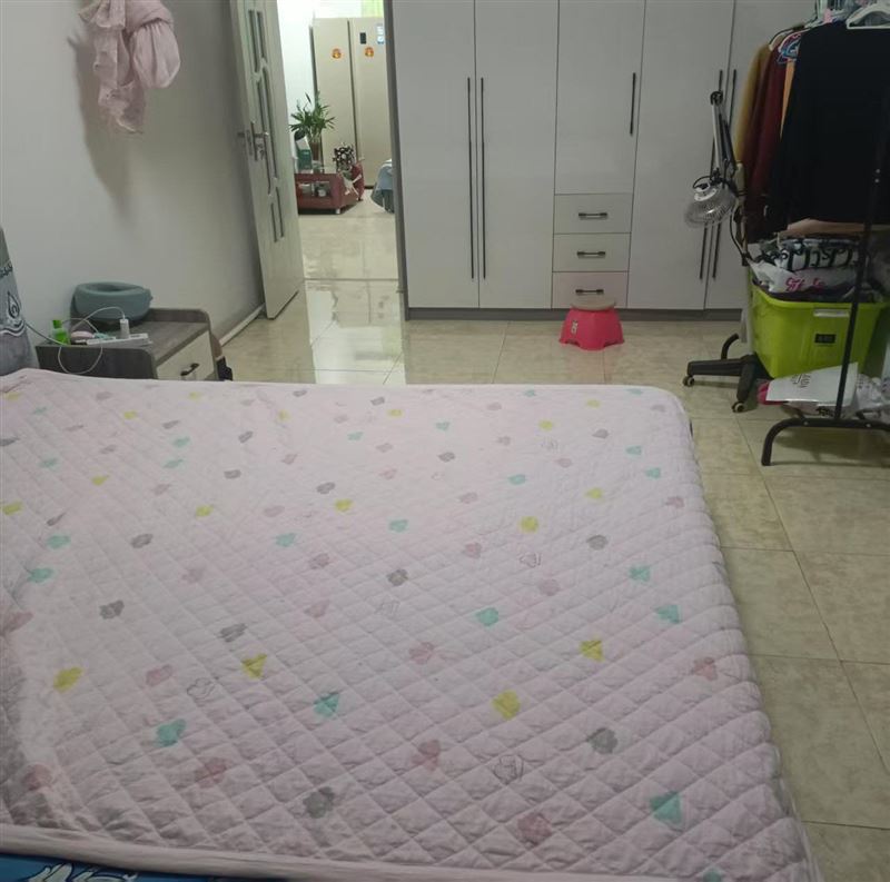 彩城院內(nèi)頂樓出售