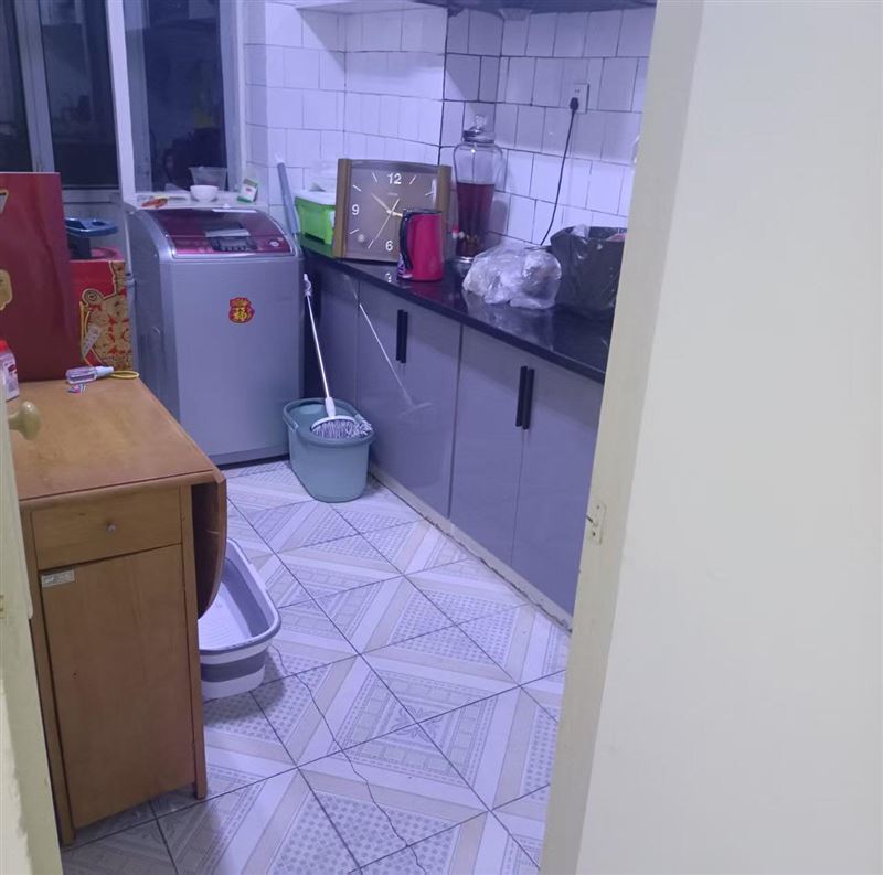 彩城院內(nèi)頂樓出售